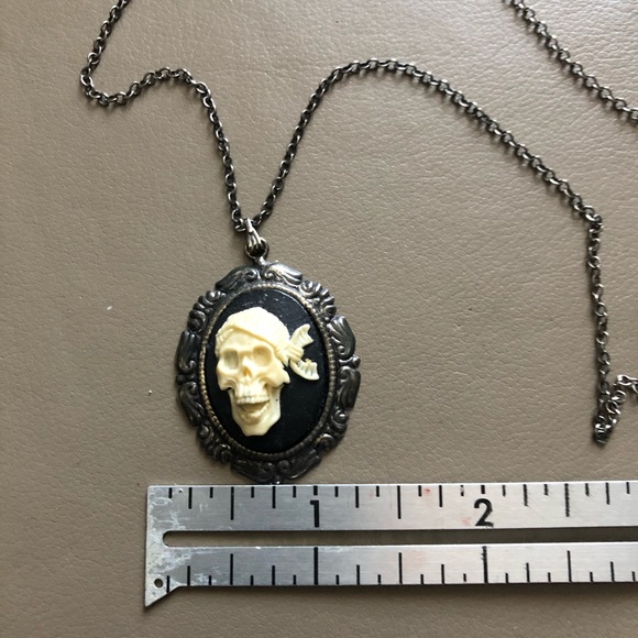 Mini Cameo Skull Pirate Necklace - Picture 3 of 4